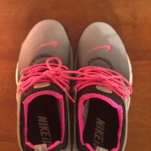 Nike I.D. “Mama Bear” Presto